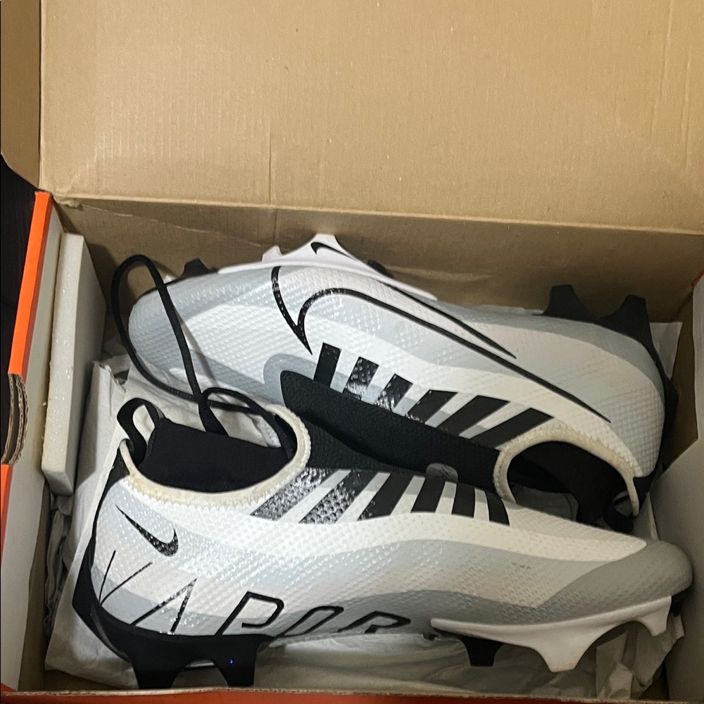 Nike Vapor Men's Gray and Black Athletic Shoes